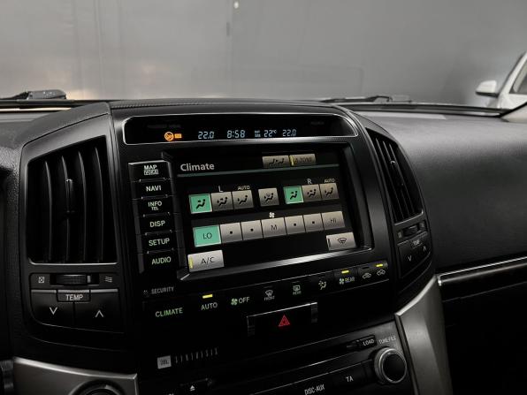Toyota Land Cruiser 200 Series с пробегом 2011 года, цена 3 145 000 рублей, 177041 км, внедорожник, Автокод Объявления