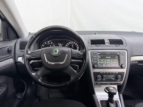 Skoda Octavia II (A5) Рестайлинг с пробегом 2011 года, цена 1 270 000 рублей, 149008 км, лифтбек, Автокод Объявления