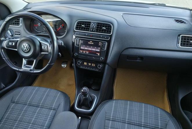 Volkswagen Polo V Рестайлинг с пробегом 2018 года, цена 1 195 000 рублей, 147293 км, седан, Автокод Объявления