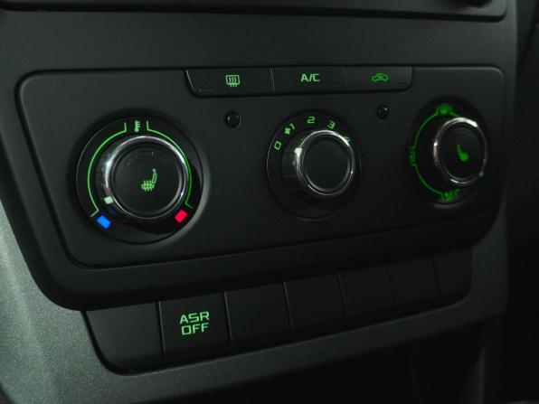 Skoda Yeti I Рестайлинг с пробегом 2014 года, цена 948 000 рублей, 107667 км, внедорожник, Автокод Объявления
