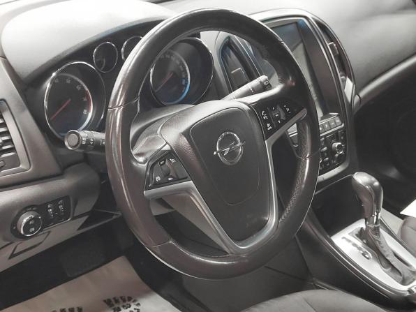 Opel Astra J с пробегом 2011 года, цена 706 100 рублей, 175549 км, хэтчбек, Автокод Объявления