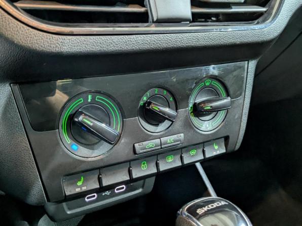 Skoda Rapid II с пробегом 2021 года, цена 1 340 000 рублей, 160338 км, лифтбек, Автокод Объявления