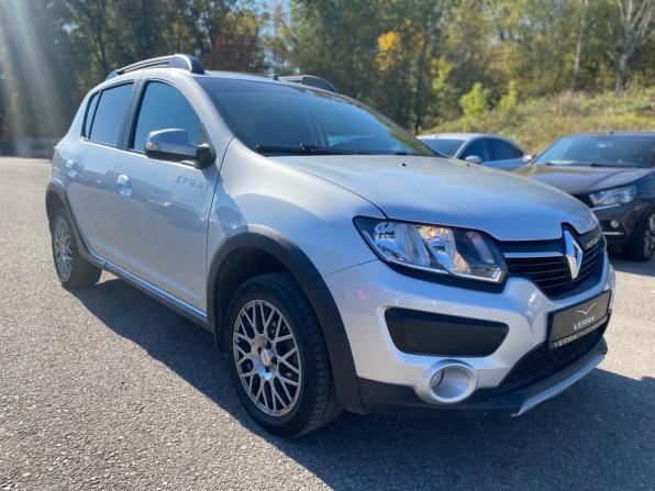 Renault Sandero II с пробегом 2018 года, цена 950 000 рублей, 90930 км, хэтчбек, Автокод Объявления