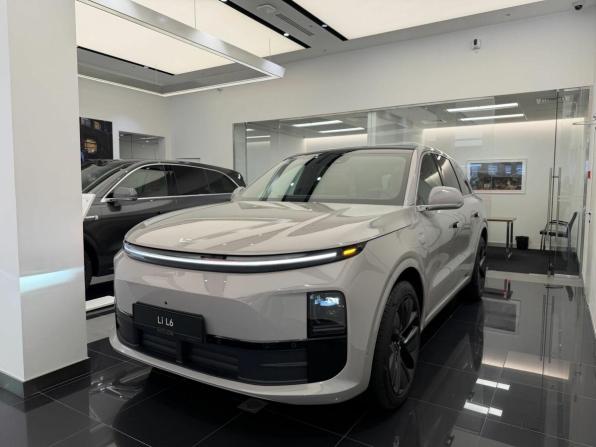 Новый Li Auto (Lixiang) L6 2025 года, цена 8 290 000 рублей, внедорожник, Автокод Объявления