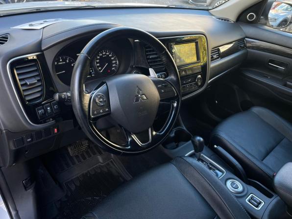 Mitsubishi Outlander III Рестайлинг 2 с пробегом 2015 года, цена 1 699 000 рублей, 128000 км, внедорожник, Автокод Объявления