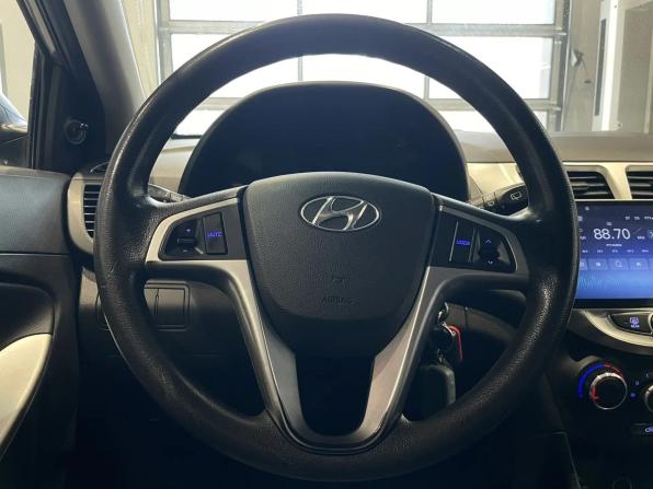 Hyundai Solaris I с пробегом 2012 года, цена 615 000 рублей, 199679 км, хэтчбек, Автокод Объявления