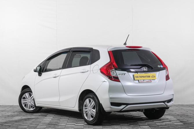 Honda Fit III Рестайлинг с пробегом 2019 года, цена 1 399 000 рублей, 45000 км, хэтчбек, Автокод Объявления