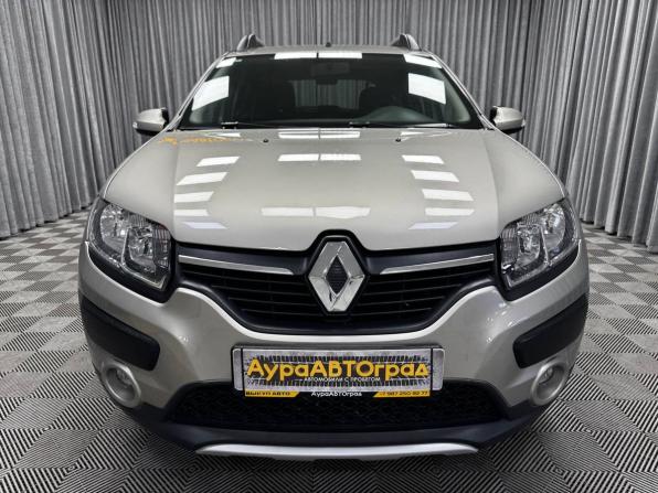 Renault Sandero II с пробегом 2017 года, цена 915 000 рублей, 120933 км, хэтчбек, Автокод Объявления