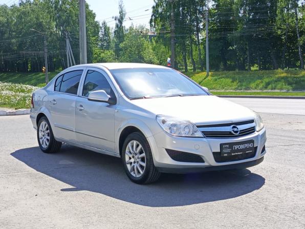 Opel Astra H Рестайлинг с пробегом 2012 года, цена 380 000 рублей, 112067 км, седан, Автокод Объявления