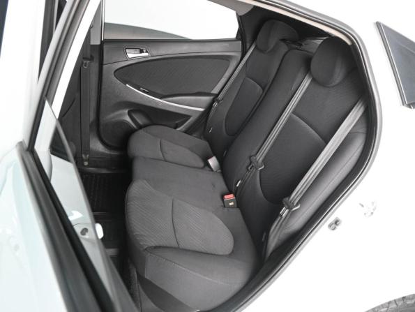 Hyundai Solaris I Рестайлинг с пробегом 2016 года, цена 1 019 000 рублей, 172884 км, седан, Автокод Объявления