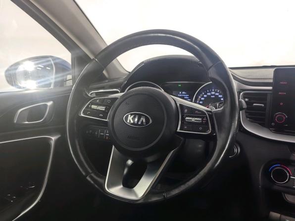 Kia Ceed III с пробегом 2021 года, цена 2 200 000 рублей, 58840 км, универсал, Автокод Объявления