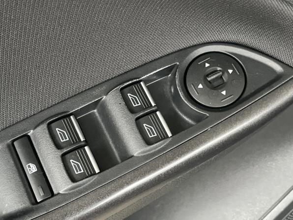 Ford Focus III Рестайлинг с пробегом 2019 года, цена 1 190 000 рублей, 102831 км, хэтчбек, Автокод Объявления