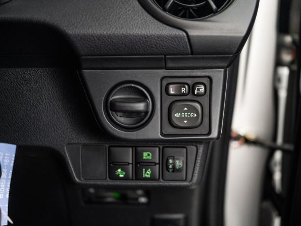 Toyota Corolla XI (E160 E170 E180) с пробегом 2015 года, цена 1 300 000 рублей, 59769 км, универсал, Автокод Объявления