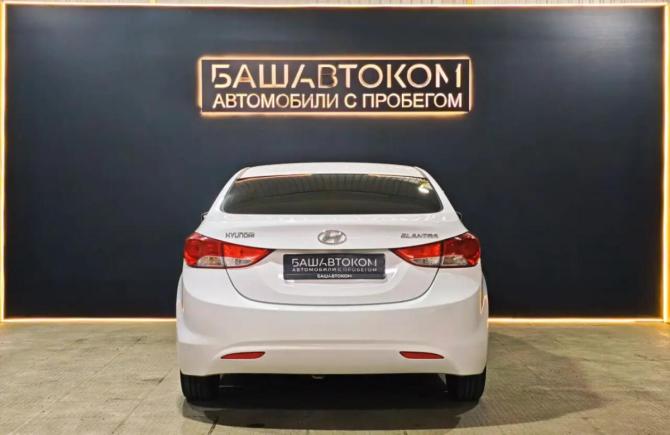 Hyundai Elantra V (MD) с пробегом 2013 года, цена 990 000 рублей, 116721 км, седан, Автокод Объявления