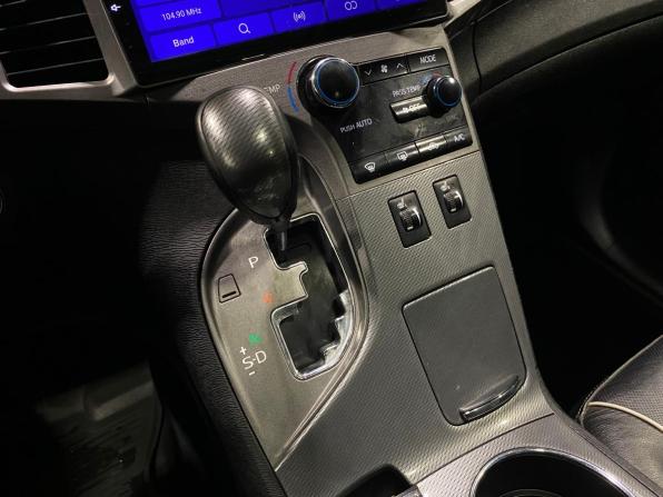 Toyota Venza I Рестайлинг с пробегом 2013 года, цена 2 300 000 рублей, 257623 км, внедорожник, Автокод Объявления