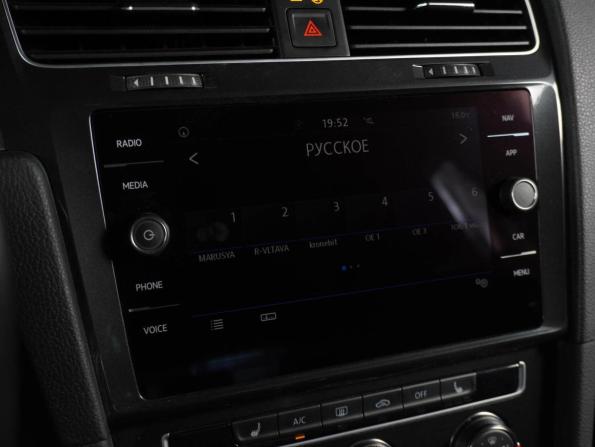 Volkswagen Golf VII Рестайлинг с пробегом 2019 года, цена 1 429 000 рублей, 163159 км, универсал, Автокод Объявления