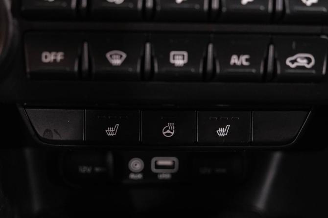 Kia Sportage IV с пробегом 2018 года, цена 1 979 000 рублей, 137000 км, внедорожник, Автокод Объявления