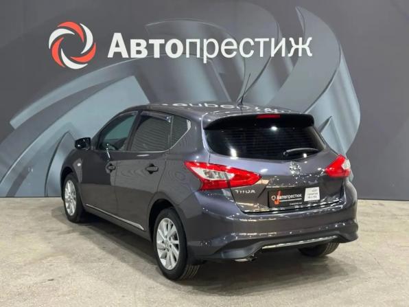 Nissan Tiida II с пробегом 2015 года, цена 935 000 рублей, 110690 км, хэтчбек, Автокод Объявления