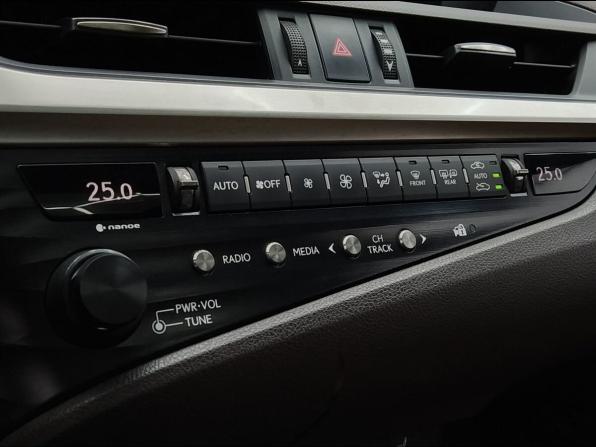 Lexus ES VII с пробегом 2019 года, цена 3 405 000 рублей, 126000 км, седан, Автокод Объявления