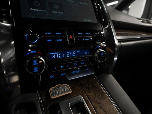Toyota Alphard III Рестайлинг с пробегом 2021 года, цена 6 200 000 рублей, 122228 км, минивэн, Автокод Объявления
