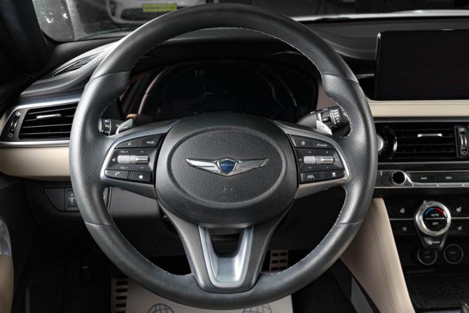Genesis G70 I Рестайлинг с пробегом 2022 года, цена 4 949 000 рублей, 30600 км, седан, Автокод Объявления