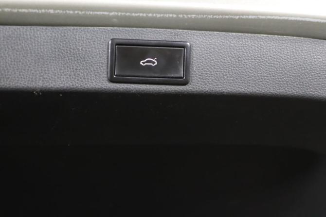 Skoda Karoq I с пробегом 2018 года, цена 1 599 990 рублей, 204884 км, внедорожник, Автокод Объявления