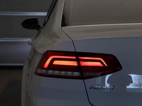 Volkswagen Passat B8 с пробегом 2015 года, цена 1 450 000 рублей, 216254 км, седан, Автокод Объявления