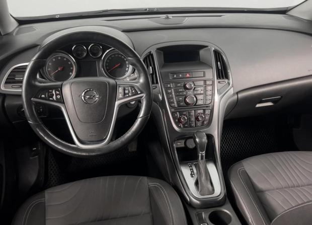 Opel Astra J Рестайлинг с пробегом 2013 года, цена 899 900 рублей, 181796 км, седан, Автокод Объявления