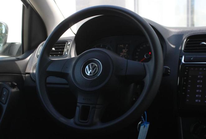 Volkswagen Polo V с пробегом 2014 года, цена 890 000 рублей, 198032 км, седан, Автокод Объявления