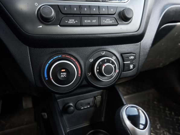 Kia Rio III с пробегом 2014 года, цена 898 000 рублей, 151943 км, хэтчбек, Автокод Объявления