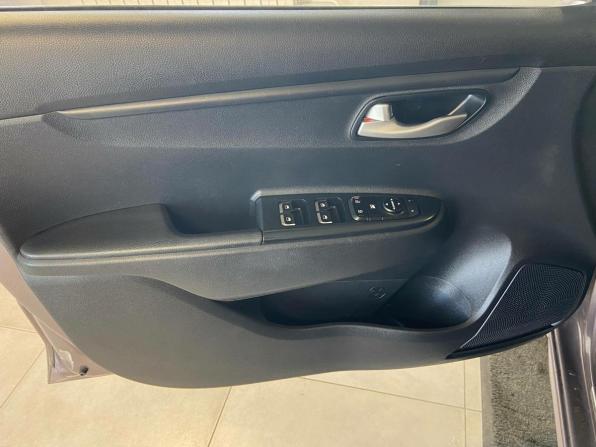 Kia Rio IV с пробегом 2018 года, цена 1 086 674 рубля, 155000 км, седан, Автокод Объявления
