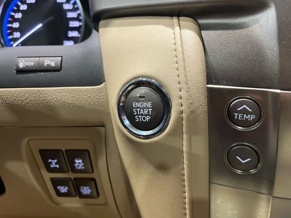 Lexus LX III с пробегом 2008 года, цена 2 590 000 рублей, 246747 км, внедорожник, Автокод Объявления