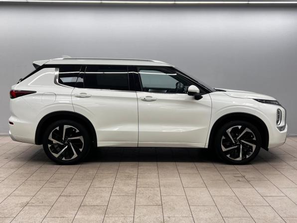 Mitsubishi Outlander IV с пробегом 2023 года, цена 3 575 000 рублей, 53009 км, внедорожник, Автокод Объявления