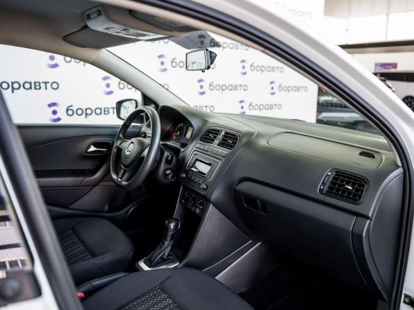 Volkswagen Polo V Рестайлинг с пробегом 2019 года, цена 1 280 000 рублей, 111511 км, седан, Автокод Объявления