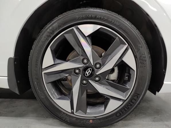 Hyundai Elantra VII (CN7) с пробегом 2022 года, цена 2 350 000 рублей, 41285 км, седан, Автокод Объявления