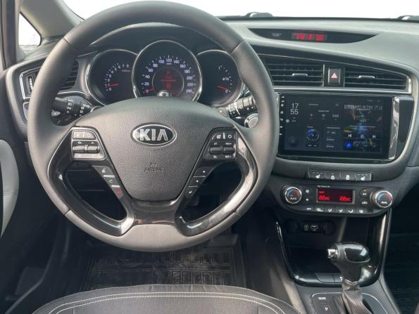 Kia Ceed II Рестайлинг с пробегом 2015 года, цена 1 033 800 рублей, 185842 км, универсал, Автокод Объявления