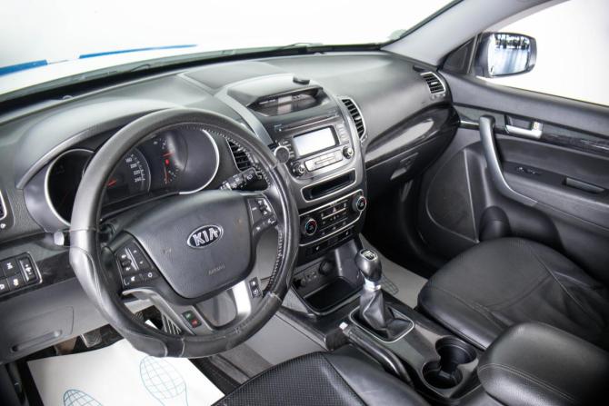 Kia Sorento II Рестайлинг с пробегом 2018 года, цена 2 099 000 рублей, 178000 км, внедорожник, Автокод Объявления
