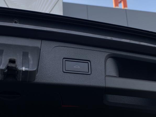 Volkswagen Passat B8 с пробегом 2018 года, цена 1 899 000 рублей, 227400 км, универсал, Автокод Объявления