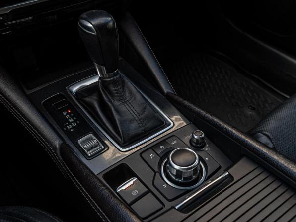 Mazda 6 III (GJ) Рестайлинг с пробегом 2017 года, цена 1 590 000 рублей, 262005 км, седан, Автокод Объявления