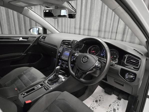 Volkswagen Golf VII с пробегом 2015 года, цена 1 240 000 рублей, 138815 км, хэтчбек, Автокод Объявления