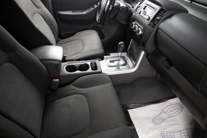 Nissan Navara (Frontier) II (D22) с пробегом 2012 года, цена 1 579 000 рублей, 303000 км, offers.body_type.unknown, Автокод Объявления