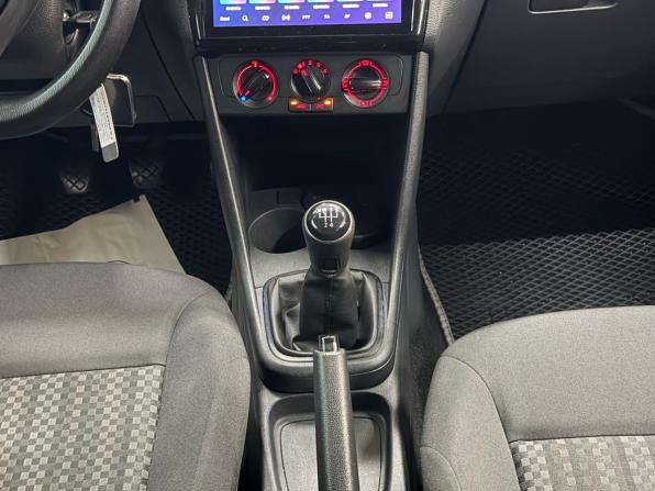 Volkswagen Polo V Рестайлинг с пробегом 2018 года, цена 933 000 рублей, 151115 км, седан, Автокод Объявления