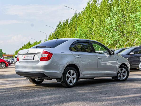 Skoda Rapid I с пробегом 2015 года, цена 950 000 рублей, 181252 км, лифтбек, Автокод Объявления