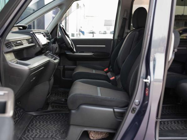 Honda Stepwgn V с пробегом 2016 года, цена 1 850 000 рублей, 114964 км, минивэн, Автокод Объявления