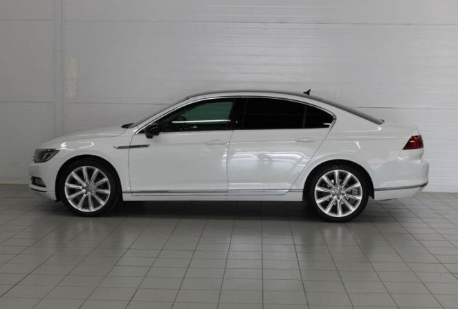 Volkswagen Passat B8 с пробегом 2018 года, цена 1 990 000 рублей, 126595 км, седан, Автокод Объявления