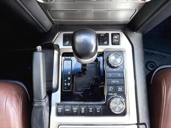Toyota Land Cruiser 200 Series Рестайлинг 2 с пробегом 2018 года, цена 7 700 000 рублей, 181219 км, внедорожник, Автокод Объявления