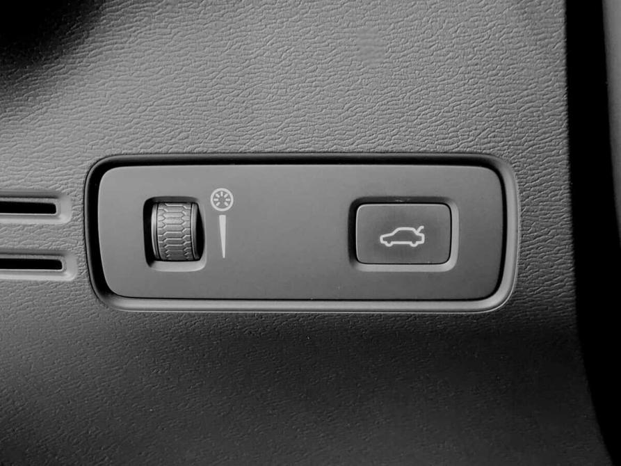 Volvo XC40 I Москва  - изображение 8