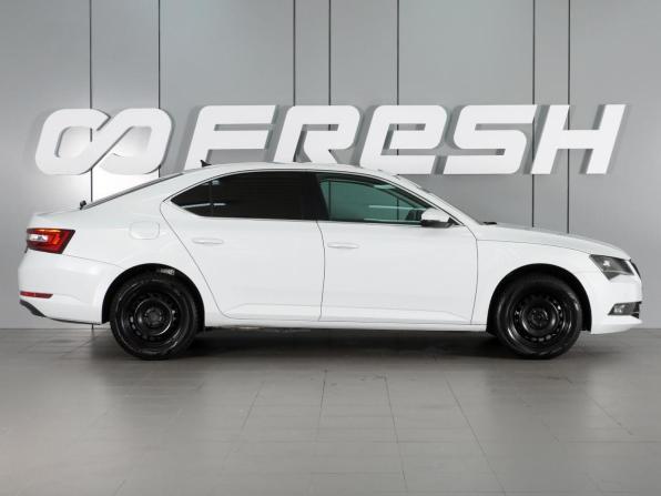 Skoda Superb III с пробегом 2019 года, цена 1 509 000 рублей, 247094 км, лифтбек, Автокод Объявления