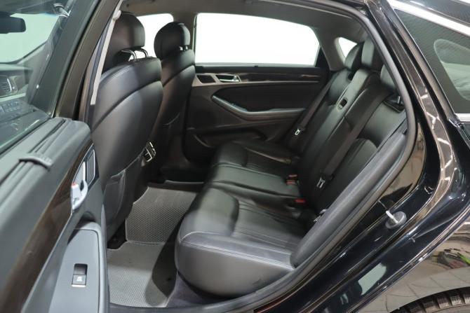 Hyundai Genesis II с пробегом 2015 года, цена 1 620 000 рублей, 265746 км, седан, Автокод Объявления