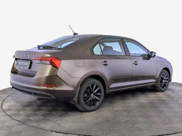 Skoda Rapid II с пробегом 2022 года, цена 2 140 000 рублей, 25059 км, лифтбек, Автокод Объявления